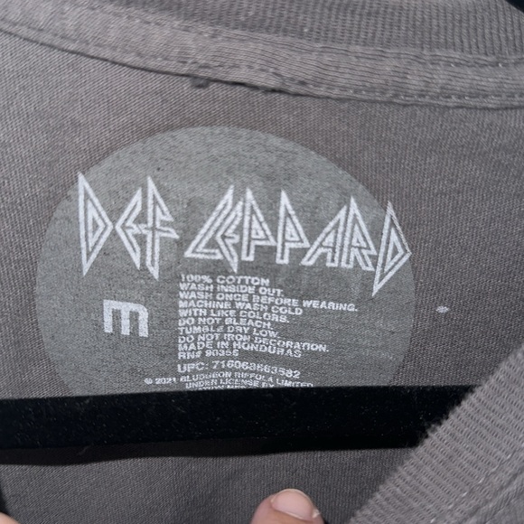 Def Leppard graphic T-shirt - Picture 3 of 4